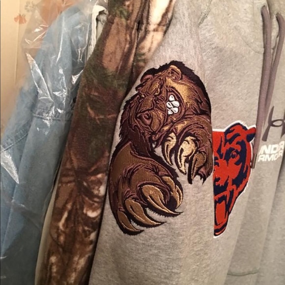 Clothes - Picture 7 of 16